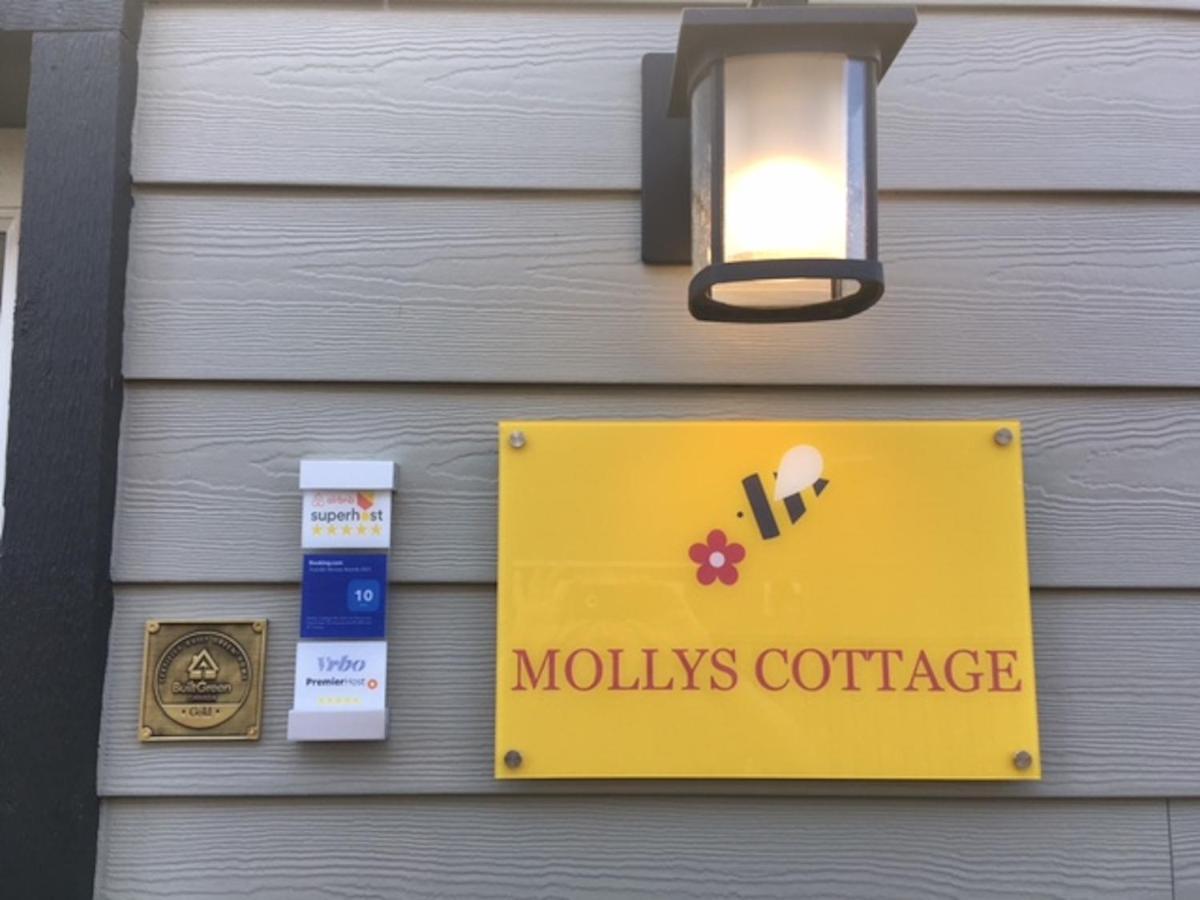 Mollys Cottage-The Suite On Vancouver Island Near Yyj Airport And The Wa And Bc Ferries North Saanich Exterior foto
